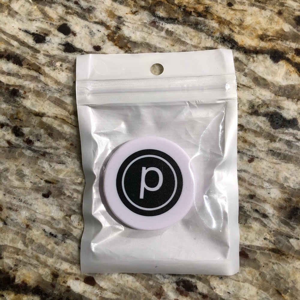 Pure Barre pop socket